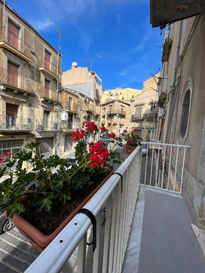 Casa Di Giovi Apartment Caltagirone Luaran gambar